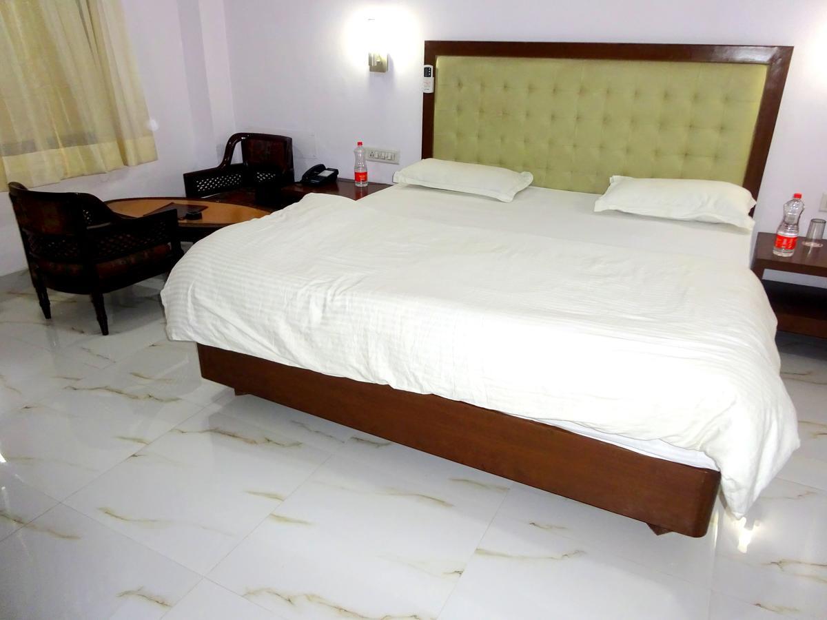 Hotel Utsav Натгдвара Екстер'єр фото