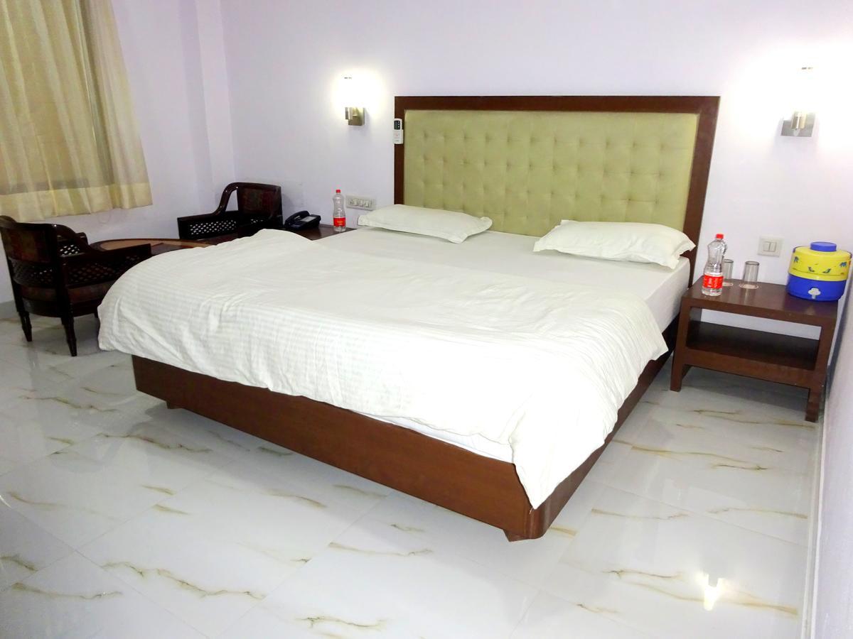 Hotel Utsav Натгдвара Екстер'єр фото