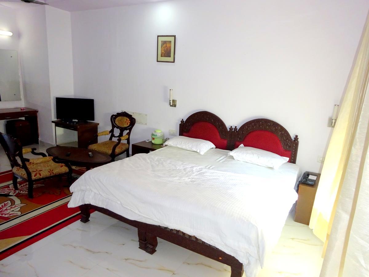 Hotel Utsav Натгдвара Екстер'єр фото